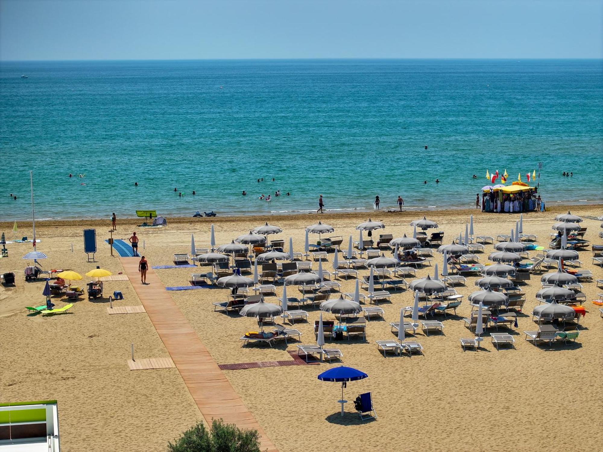 Il Tridente Hotel Bibione Dış mekan fotoğraf